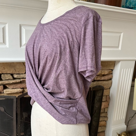 Lululemon, purple twist shirt lilac/heather mulberry size 6 - Picture 5 of 9